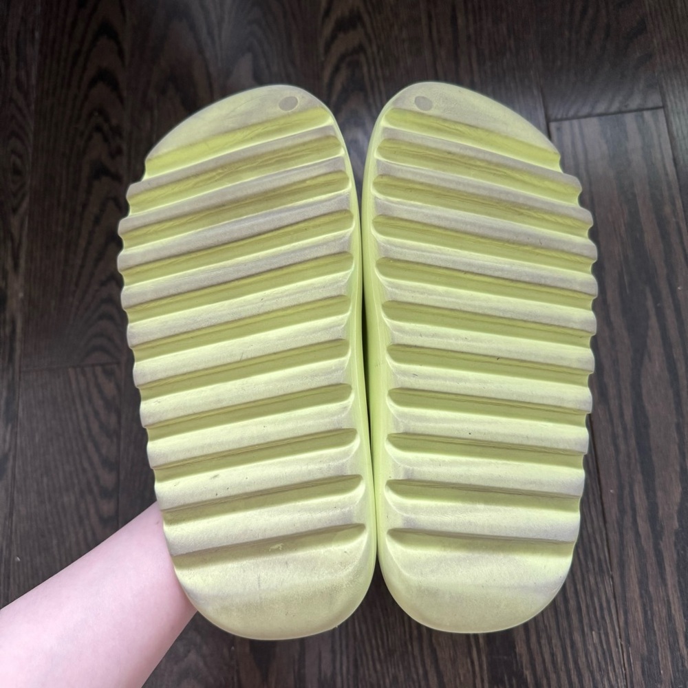 Yeezy Slides (Women) Glow Green Size US7 - Picture 7 of 7